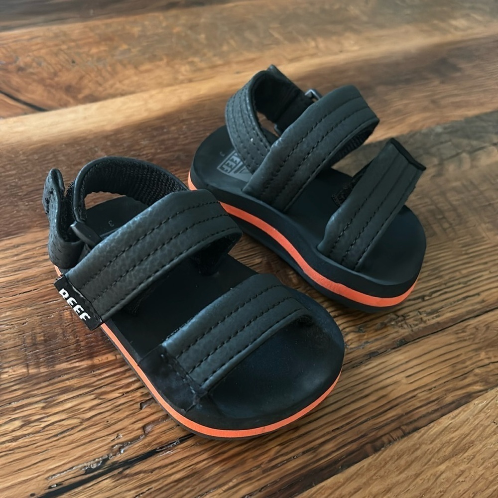 Reef Little AHI Convertible Sandals size 3